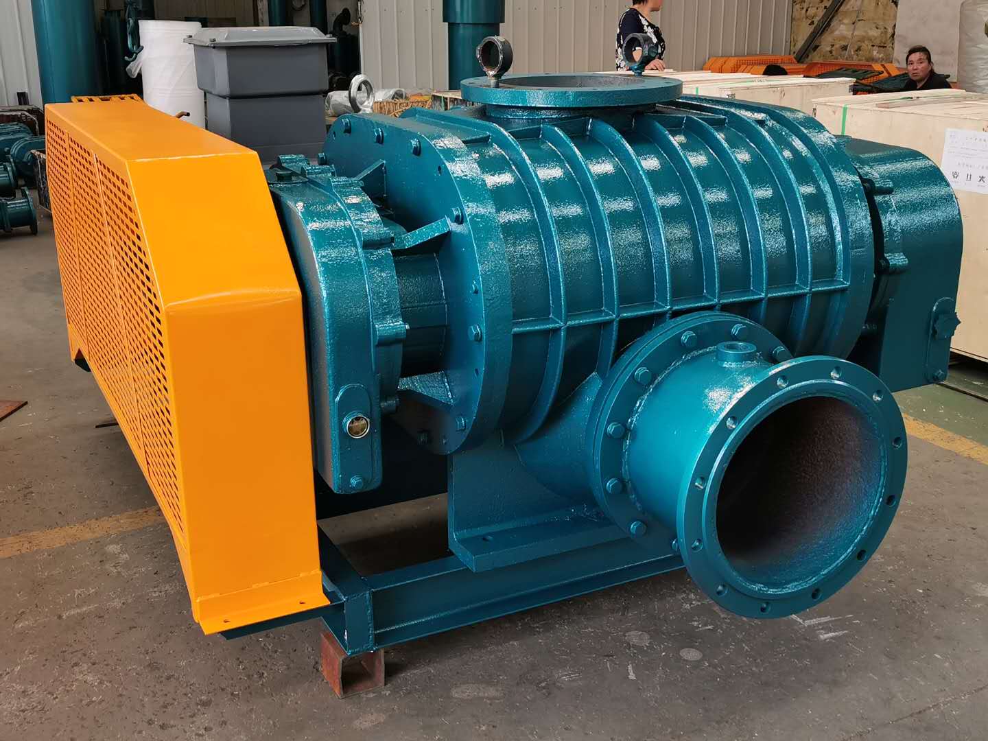 實拍風(fēng)機(jī)